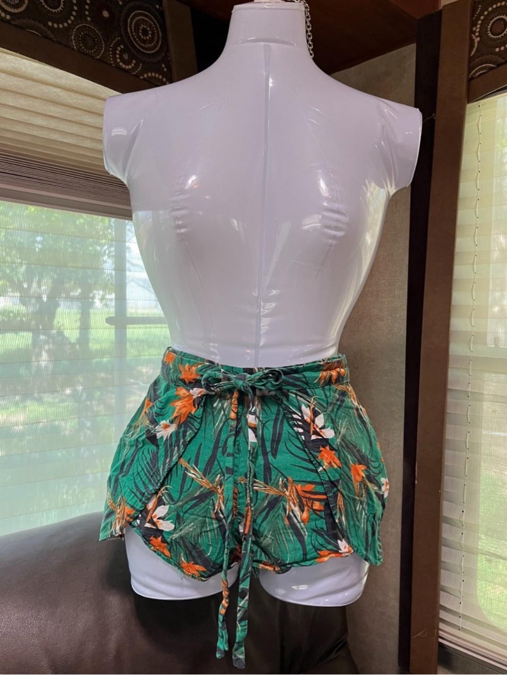 Pull&Bear Green Tropical Floral Tie-Front Shorts with Orange Accents